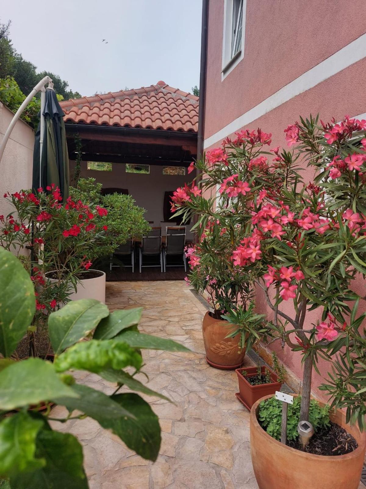 Apartments Ljubo Stari Grad  Exterior foto